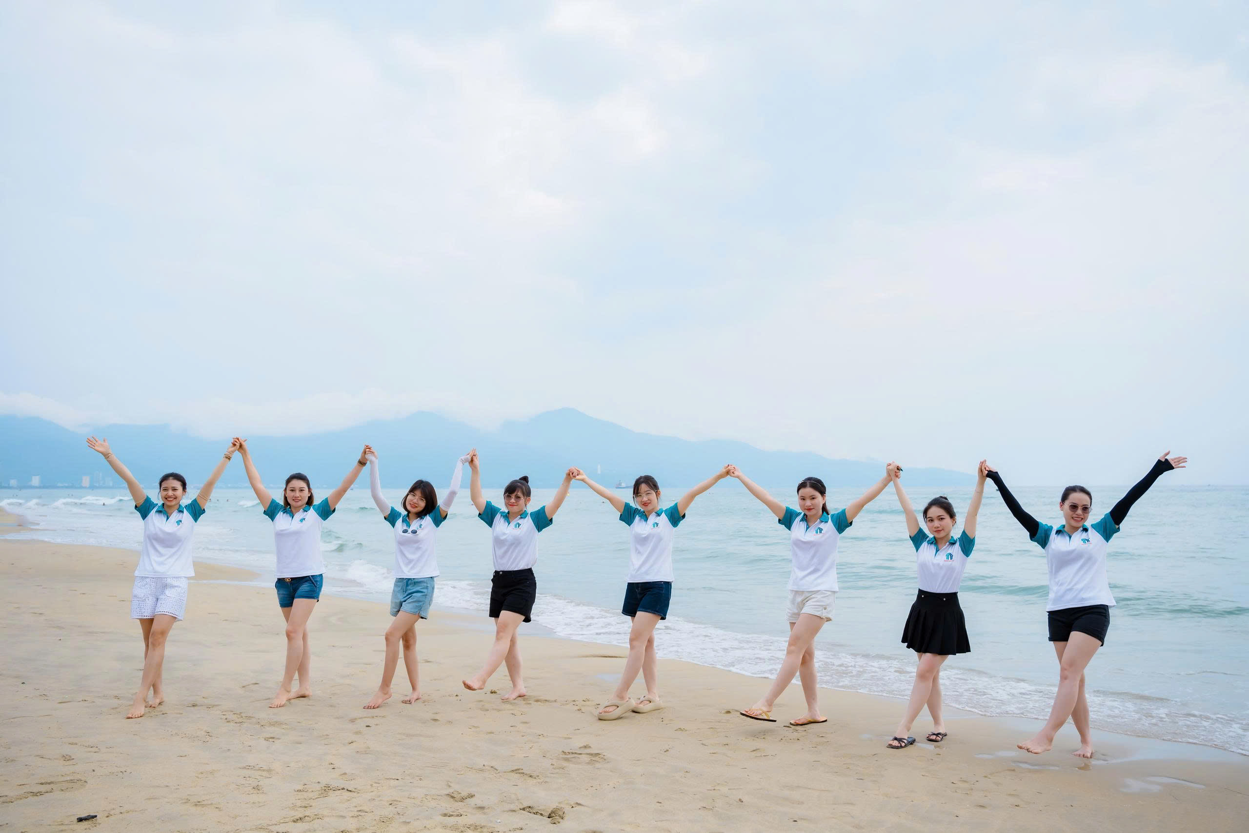Sôi động Team Building tại biển Đà Nẵng