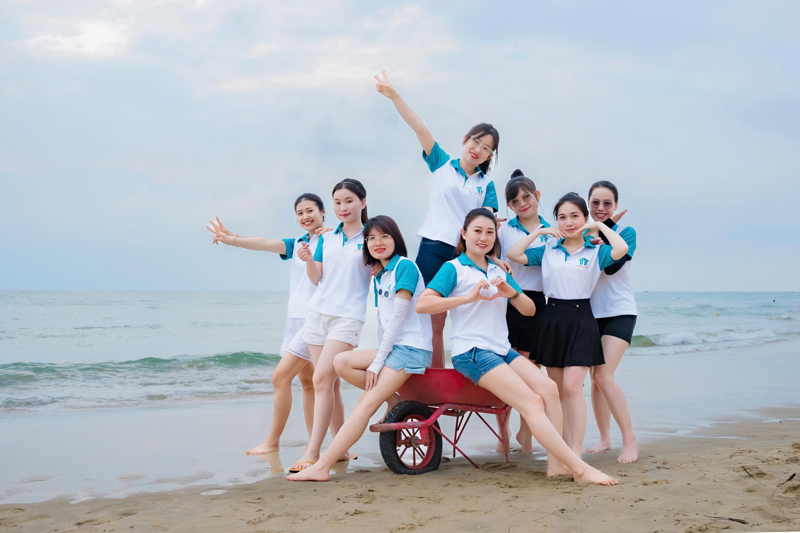 Sôi động Team Building tại biển Đà Nẵng